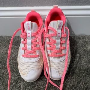 Girls softball clets